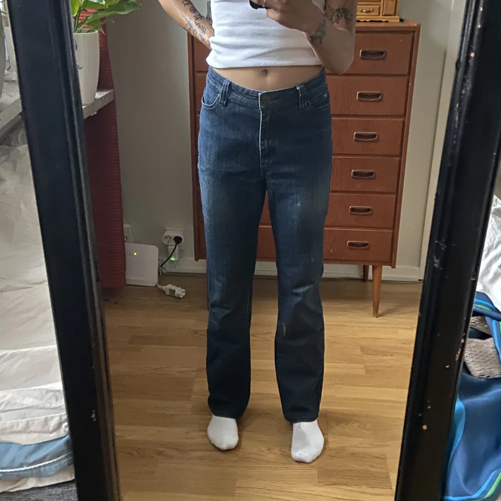 jeans från cappocuni i storlek 38. Jeans & Byxor.