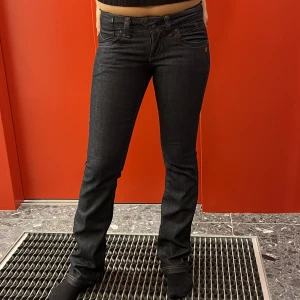 lågmidjade jeans - Lågmidjade jeans! Lite för små för mig!!!