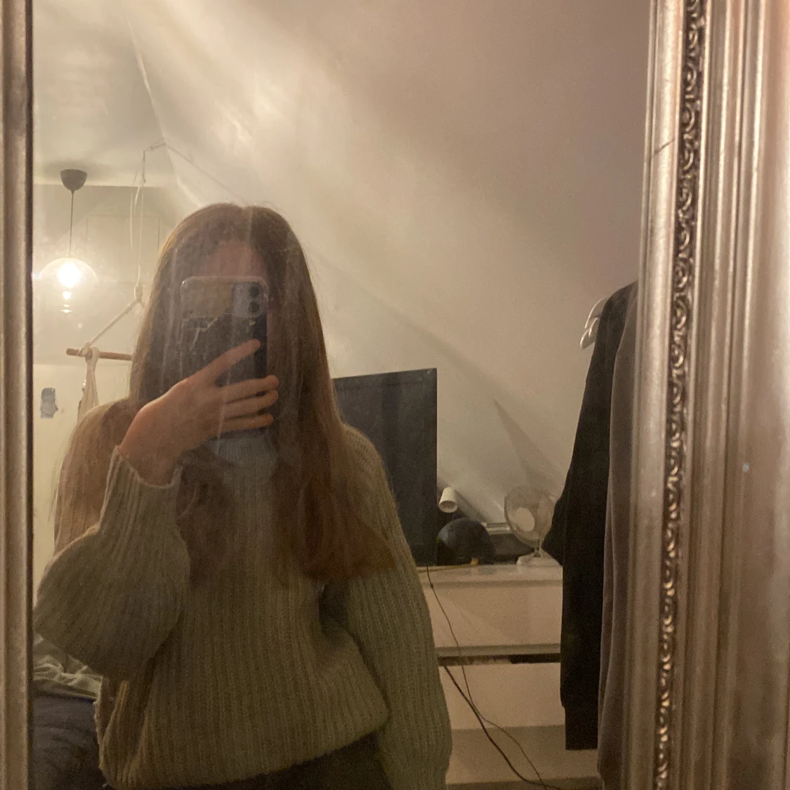 Ljus grön stikad tröja 