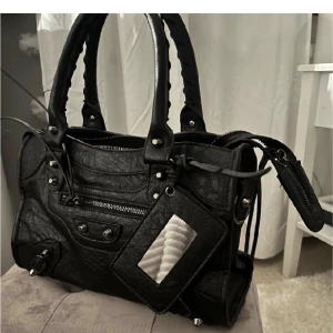 mini bag - Säljer nu jättefina väska som jag inte längre har användning för! 