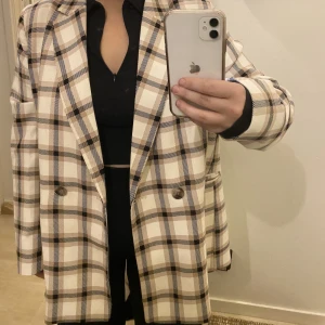 Kavaj från H&M  - Knappt använd.:)