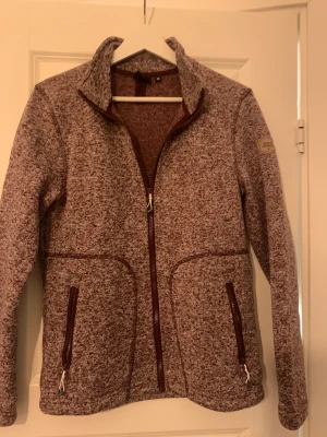 Varm tröja  - Varm tröja med snygga färger 