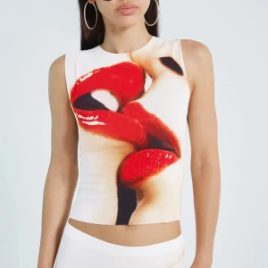 linne - Linne från jaded lndn jag beställde hem men satt inte som förväntat🥲 aldrig anväd och lappen fortfarande på!! nypris ca 400kr, sitter nog bra på en M också beroende på byst