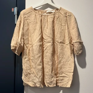 Blus  - Blus från Carin Wester, kommer inte till användning för mig. 