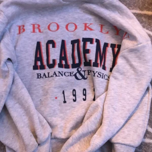 Sweater  - Snygg sweater . Från Gina 