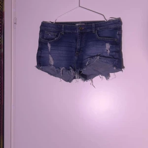 Jeans Shorts - Destressed Jeans shorts
