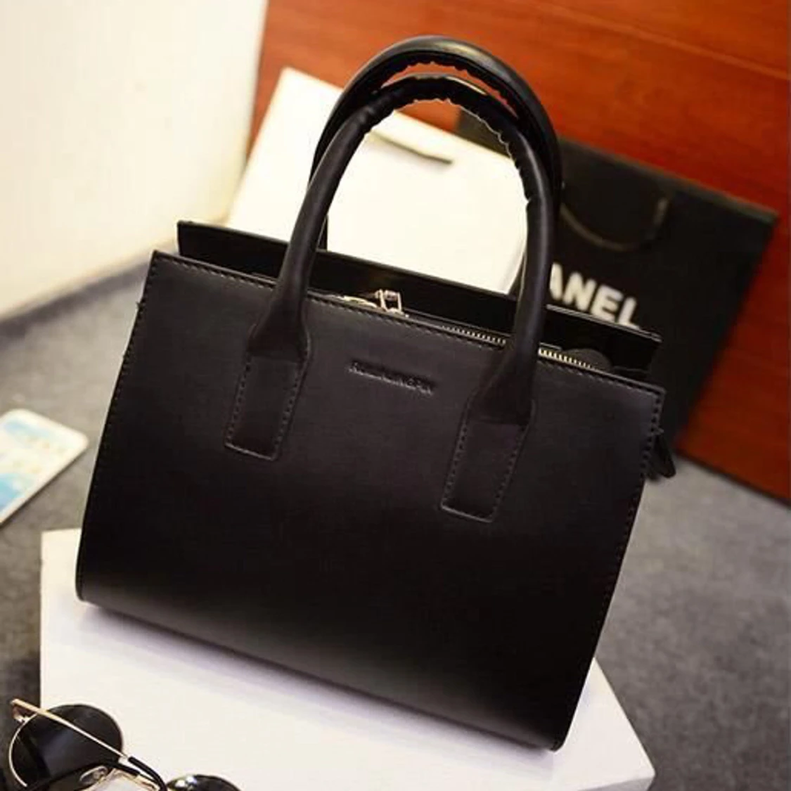 Svart Hand / Axelväska 