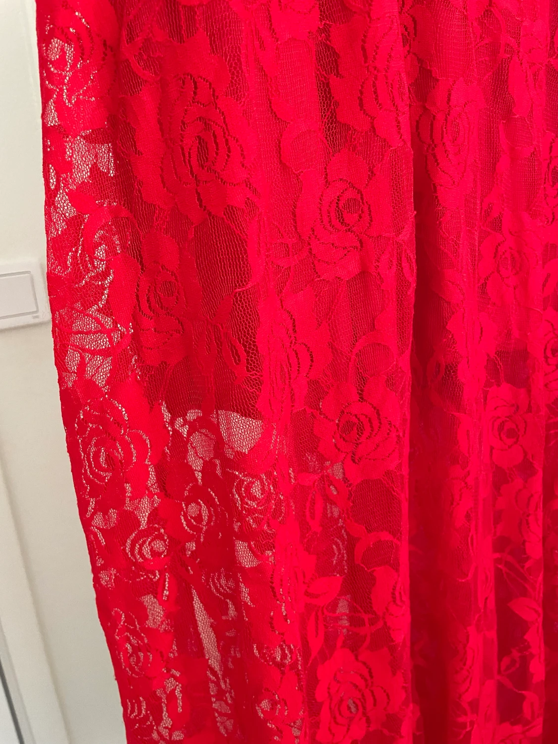 Röd spetsklänning - 90