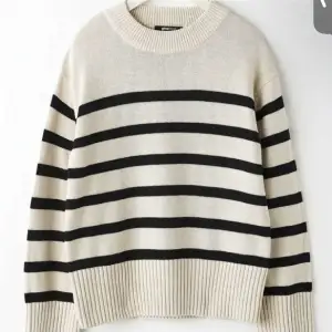 Säljer min tröja från Gina tricot i storlek xs pga att den inte kommer tillanvändning tyvärr, köppt för 300 jättefin och nästan aldrig använd💕