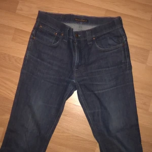 Nudie Jeans - W33 L36 Samma vibe som tidigare jeansen, lite mer använda men ändå Max 2-3 tvättar