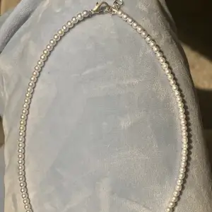 Elastiskt och justerbart 45 cm pärl halsband 