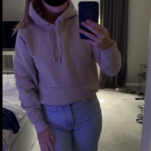 Hoodie - Säljer denna då den inte kommer till användning 💎
