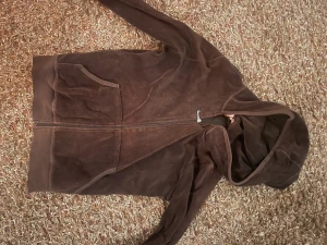 juciy couture zip up  - en jättefin vintage juciy couture zip up som ej kommer till användning 