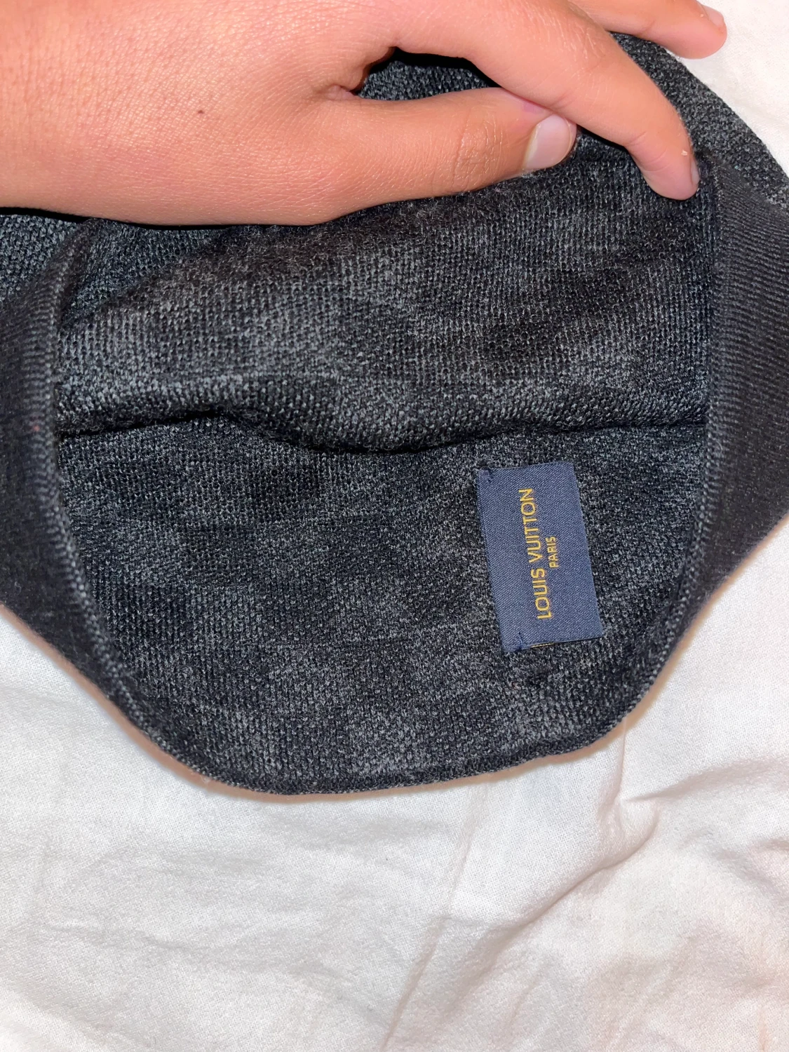 Louis Vuitton mössa  - 90