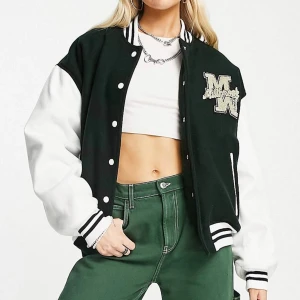 Collagejacka - Collagejacka från topshop. Använd enstaka gånger. Köpt för ca 900kr