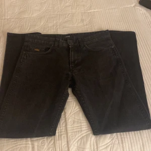 Boss jeans  - Skriv mer info:)