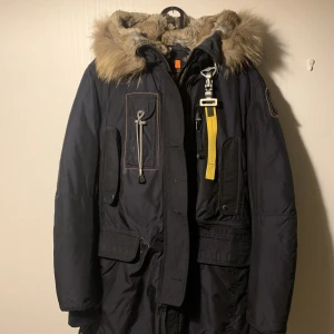 Para Jumpers Jacka - Para Jumpers jacka, storlek Medium. fint skick
