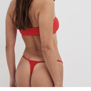 Bikinitroser - Röda bikinitroser som är helt oanvända!❣️ De är från NA-KD. Köparen står för frakt ❤️‍🔥