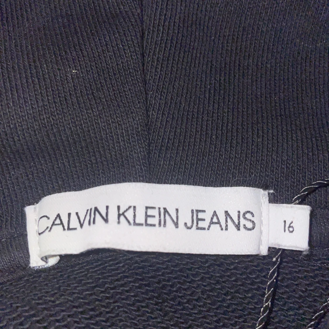 Säljer en Calvin Klein hoodie  - 90