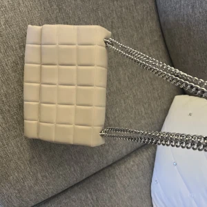 Väskor  - 70 kr/ styck , använda några få gånger 