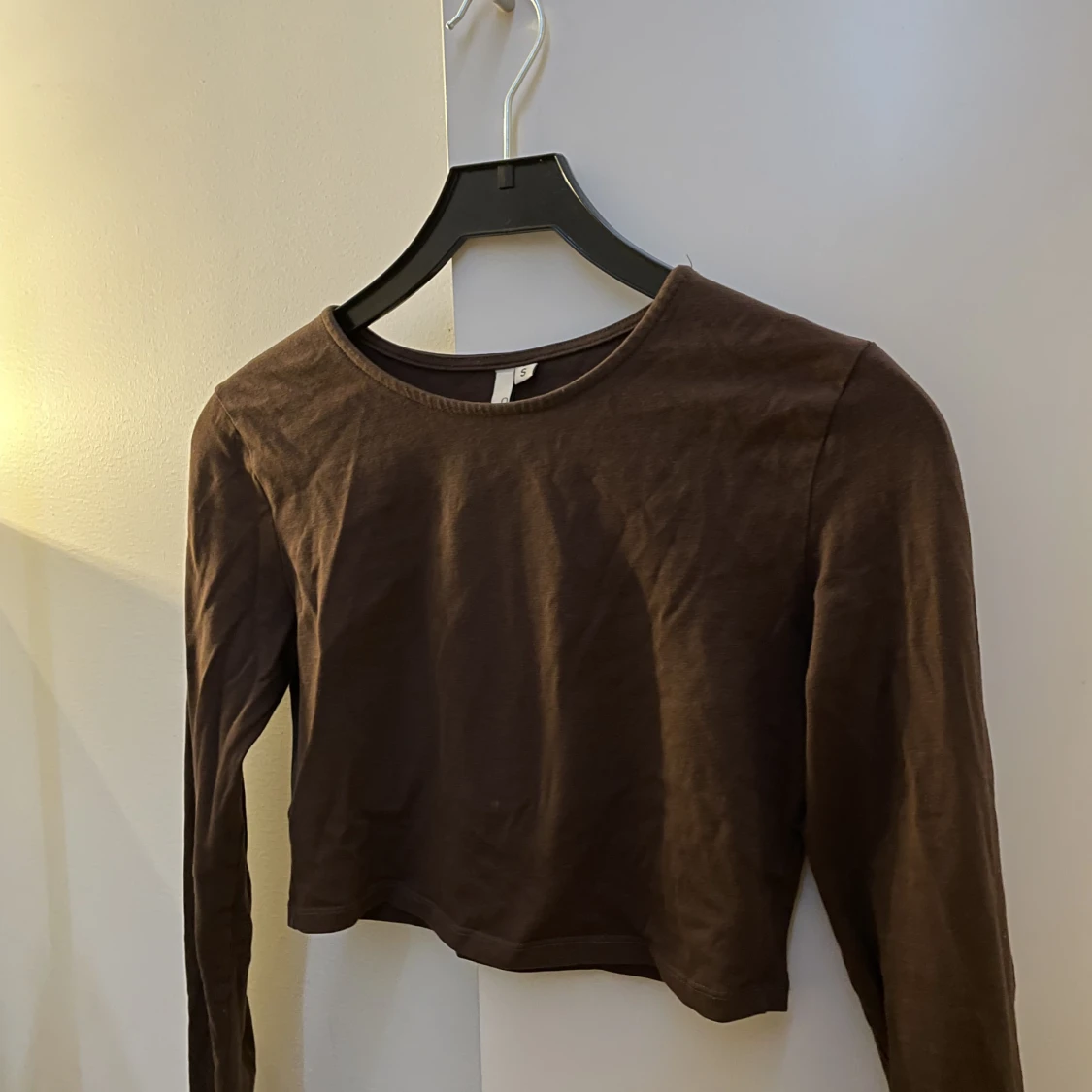 Brun långärmad tröja från Nelly - 90