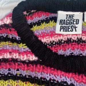 Tröja - Ska sälja den gulliga långarmade tröja. Har använt den endast en gång. Nypris 700kr från The Ragged Priest. mitt pris 350💞💞💞