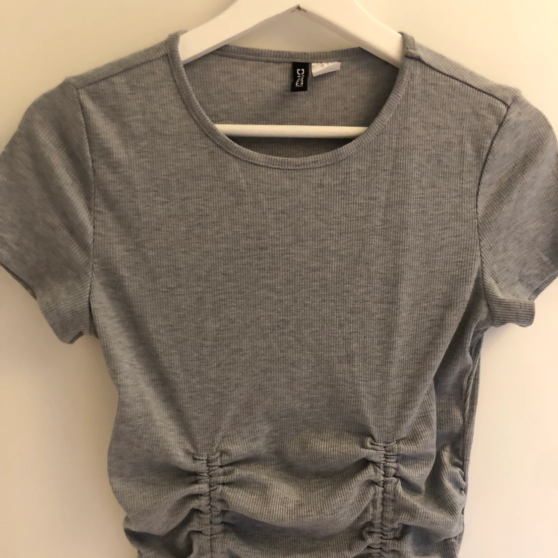 Grå klänning  - 90