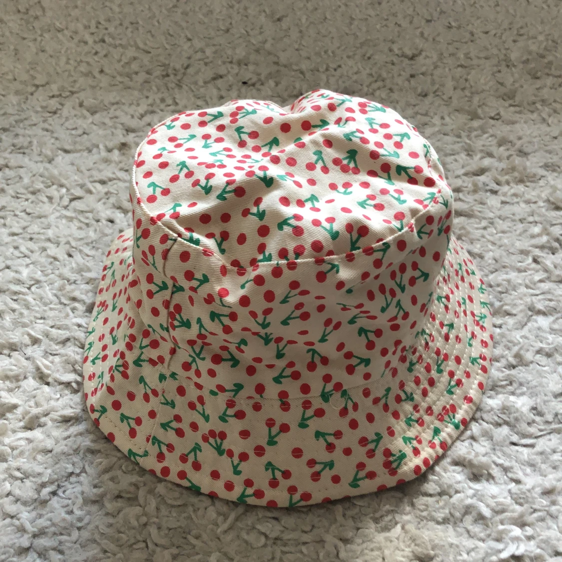 🍒Körsbär hat🍒