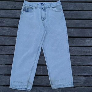 Polar 93 32x30 - Polar skate co 93 strl 32x30 Inga hål och knappt använda linjerna på botten är lite smuts som går bort i tvättmaskin