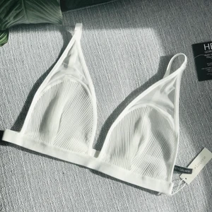 BH, Strl: 80/85 B - Ny BH från NLY lingerie. Väldigt mjuk och fint.  Storlek: 80/85 B