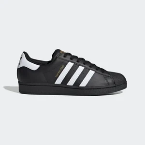 byta - har ett par svarta adidas superstar i storlek 38 som jag önskar att byta mot ett par i storlek 39. kan tänka mig att sälja men isåfall mot ett bra bud. de är iprincip i nyskick, endast använda max 5 gånger :) 