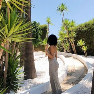 Beach dress - Beach dress storlek 36. Använd en gång . Sedd på ett av soniaxfyza systrarna. Köpt på pretty little thing för ett år sedan. 