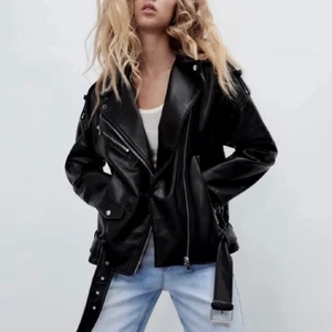 Zara skinnjacka  - Skinnjacka ifrån zara i storlek s 