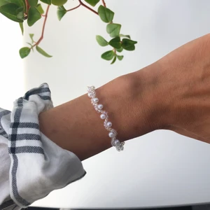 Armband  - Ett superfint armband med elastisk tråd. Frakt 13kr 
