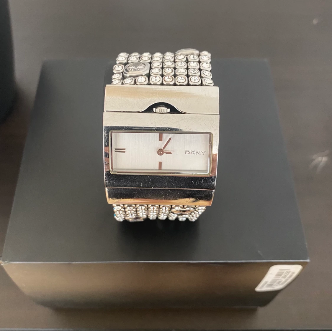 DKNY klocka  - 90
