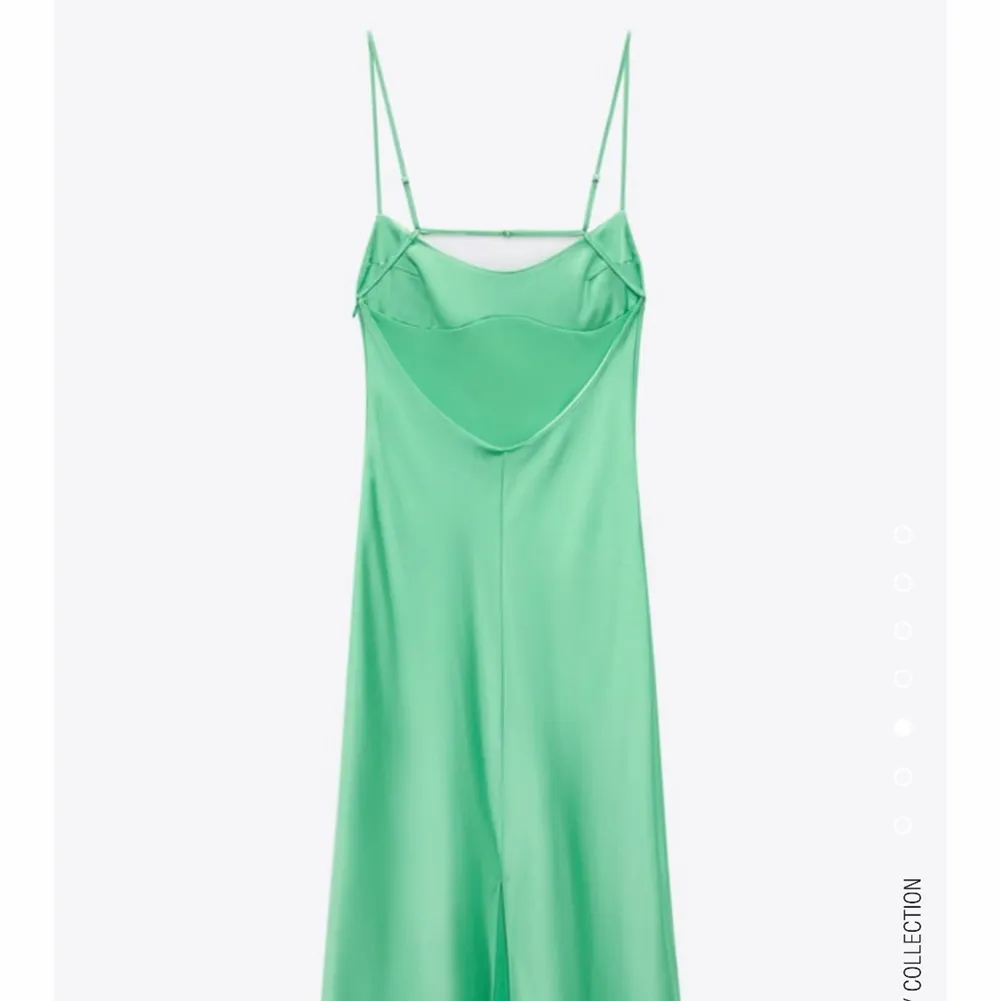 Söker denna klänning från Zara i strl XS/S. Ska kunna fraktas. Klänningar.