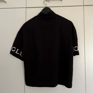 Pringel H&M t-shirt storlek S - Använd någon gång, så i bra skick.