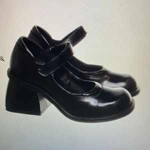 UNIF - fina unif skor som är för små för mig🤬🤬🤬 