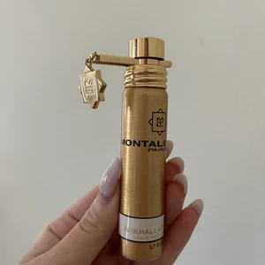 Montale parfym  - Top Notes: Wild Strawberries. Sweet Almonds Heart Notes: Peruvian balsam. Vanilla Base Notes: Musk.    Aldrig använd! 