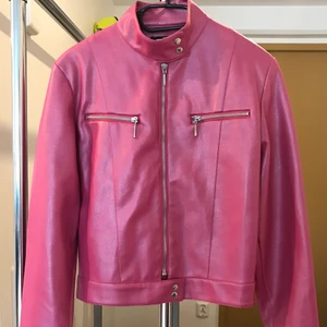 Rosa jacka - Lite riven inuti, oavsett detta bra skick. 