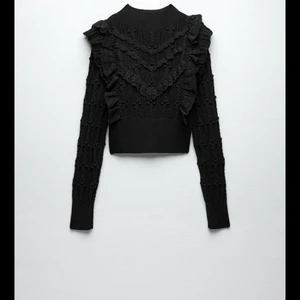 SÖKER DENNA TOPP - Söker denna tröja från zara, storlek S eller M!💖💖