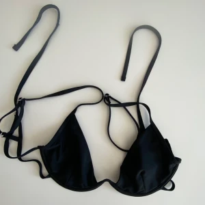 Misguided Bikinitopp - Missguided black bikini top