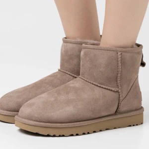 Skor - Skor ifrån ugg, super fina och knappt använda. Skriv för mer bilder💞