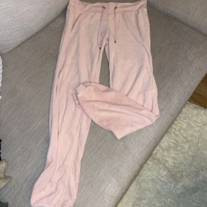 Mjukisar strl S/M💕 - Supergosiga rosa mjukisbyxor i strl M men mer som S.