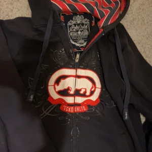 Eckö hoodie - Köpt på plick, inga defekter :)