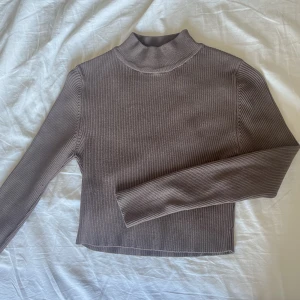 Tröja Pull&Bear - Superfin tröja från Pull&Bear! Storlek M. Tröjan är knappt använd och är i väldigt bra skick!