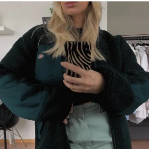 Dickies jacka - Nyskick, endast använd fåtal gånger. Mörkgrön