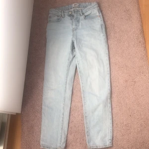 Jeans - Jeans i modell Cone. Storlek XXS.