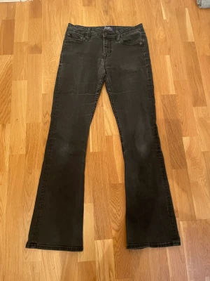 Crocker jeans - Super fina lågmidjade jeans från crocker. Bra skit och inga fläckar