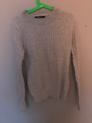 Grå tröja - Grå tröja från Gina tricot 